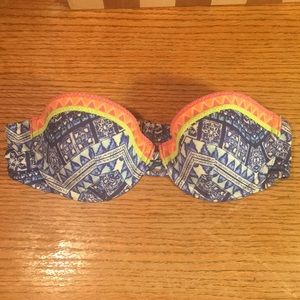 Victoria Secret strapless swim top. Size 32 B.